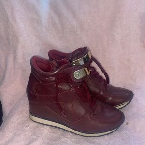 Boots size 7.5 shoe dazzle brand